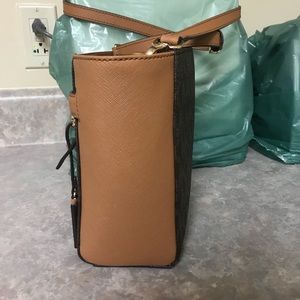 Michael kors crossbody